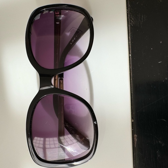 Beautiful tint oversized Balmain black sunglasses - Picture 3 of 5